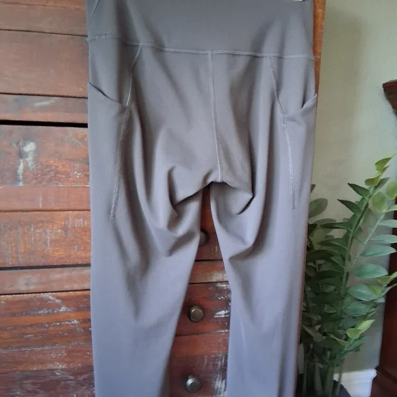 Lululemon Wunder Under Train Leggings With Pockets - Picture 5 of 13